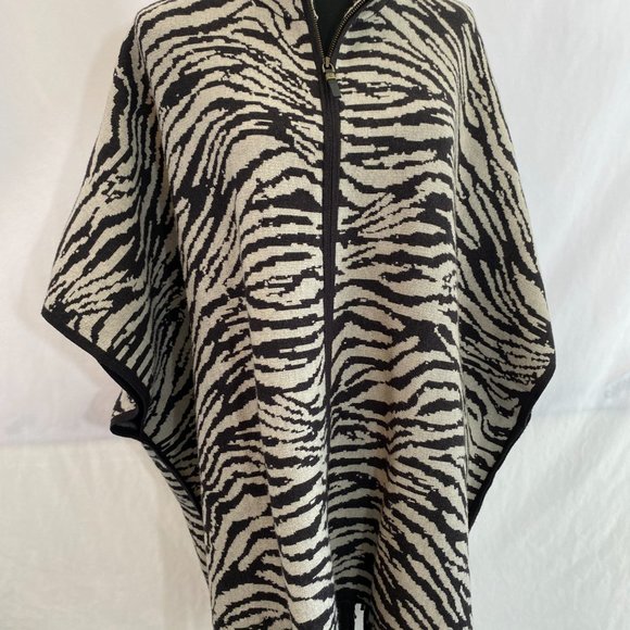 Christian Siriano NY Exotic Print Fringed Poncho Jacket NWOT Women's Size S / M - Picture 3 of 12